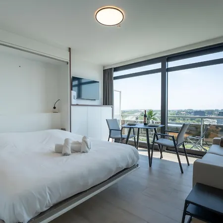Appartement Studio Zeezicht By Interhome Bredene